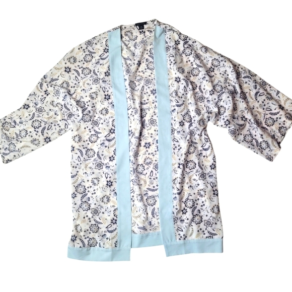 Ann Taylor Lightweight Kimono M/L - Picture 2 of 7